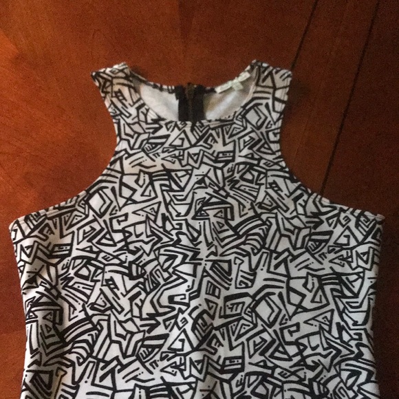 Fitted dress - Picture 2 of 2